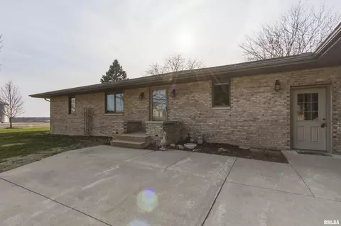 Exterior - 868 E County Highway 3 Hwy, Table Grove, IL 61482 photo 4 of 9