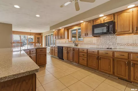 Kitchen - 868 E County Highway 3 Hwy, Table Grove, IL 61482 photo 3 of 4