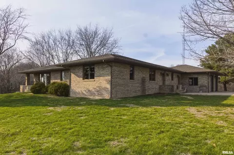 Exterior - 868 E County Highway 3 Hwy, Table Grove, IL 61482 photo 3 of 9