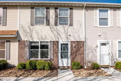 3845 W Palmyra Ct, Peoria, IL 61604