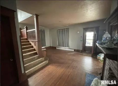 Living - 203 E Washington St, Avon, IL 61415 photo 2 of 8