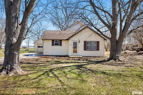 204 S Park Ave, Manito, IL 61546