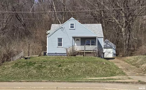 1915 E Washington St, East Peoria, IL 61611