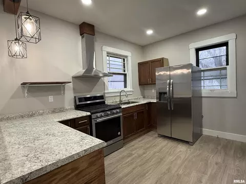 Kitchen - 112 E Gift Ave, Peoria, IL 61603 photo 2 of 6
