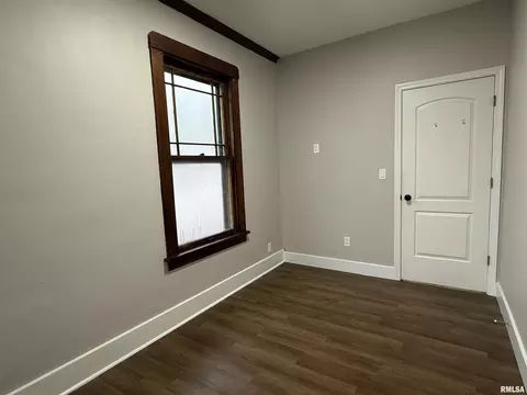Bedroom - 112 E Gift Ave, Peoria, IL 61603 photo 1 of 5