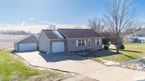 421 W North St, Princeville, IL 61559