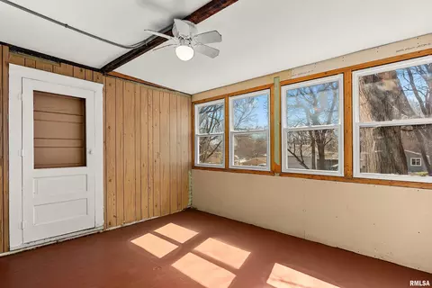 Exterior - 908 E Behrends Ave, Peoria, IL 61603 photo 4 of 8