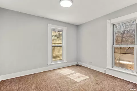 Bedroom - 908 E Behrends Ave, Peoria, IL 61603 photo 6 of 7