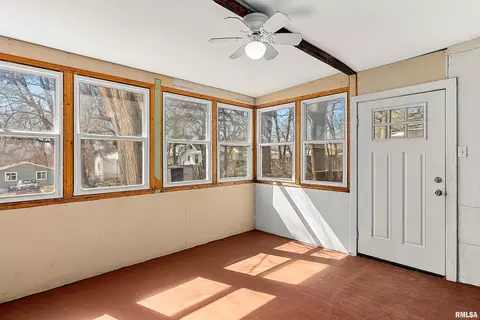 Entry Way - 908 E Behrends Ave, Peoria, IL 61603 photo 3 of 3