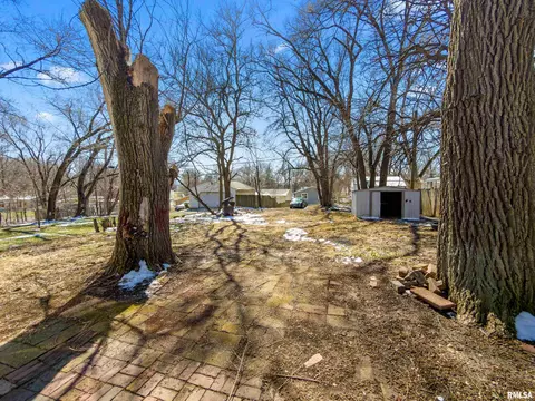 Exterior - 908 E Behrends Ave, Peoria, IL 61603 photo 8 of 8