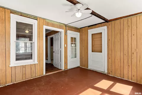 Exterior - 908 E Behrends Ave, Peoria, IL 61603 photo 5 of 8