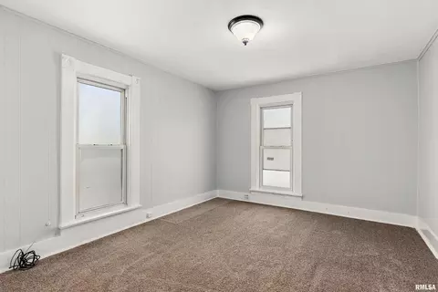 Bedroom - 908 E Behrends Ave, Peoria, IL 61603 photo 4 of 7