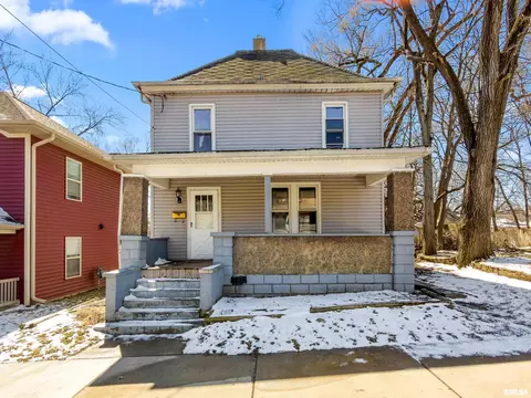 908 E Behrends Ave, Peoria, IL 61603