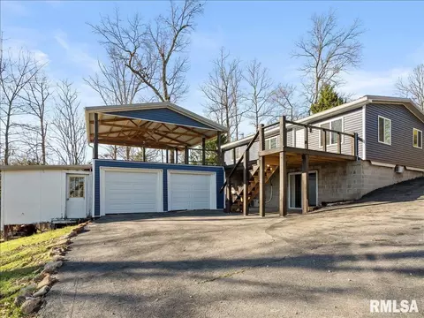 1515 Lake Shore Dr S, Goreville, IL 62939