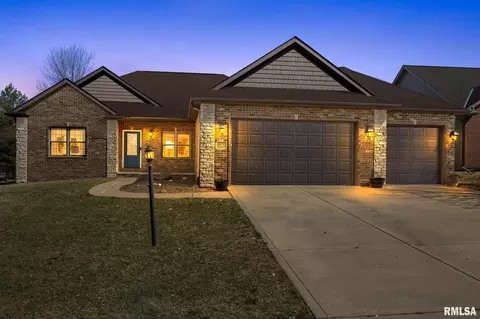 10732 N Trail View Dr, Dunlap, IL 61525