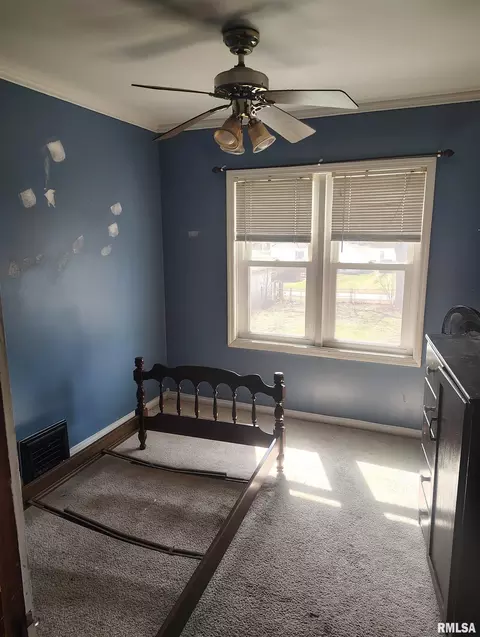 Bedroom - 646 E Locust St, Canton, IL 61520 photo 4 of 4