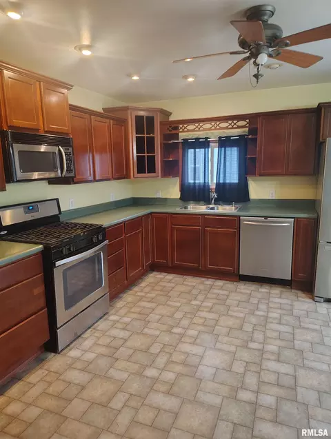 Kitchen - 646 E Locust St, Canton, IL 61520 photo 1 of 2