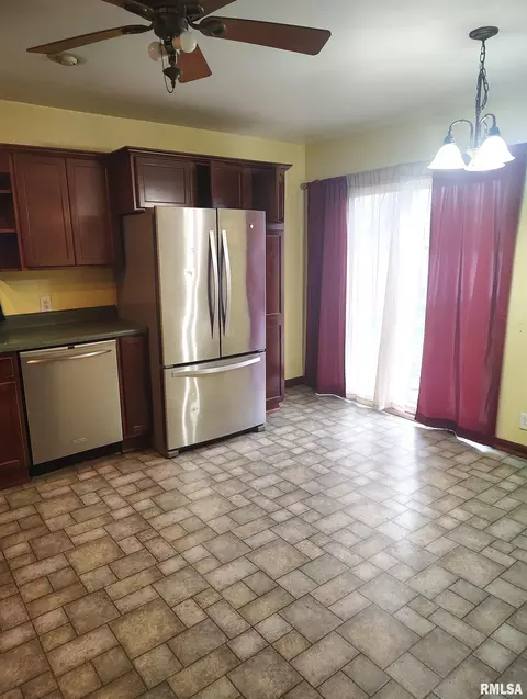 Kitchen - 646 E Locust St, Canton, IL 61520 photo 2 of 2