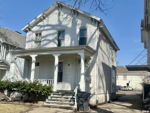 263 S 1st Ave, Canton, IL 61520