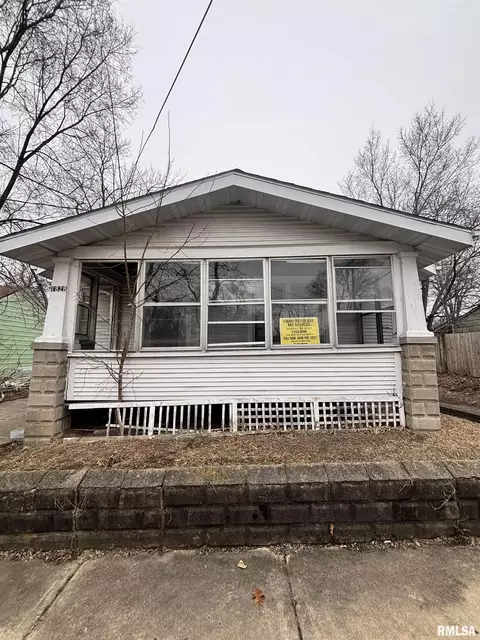 1828 W Latrobe St, Peoria, IL 61605