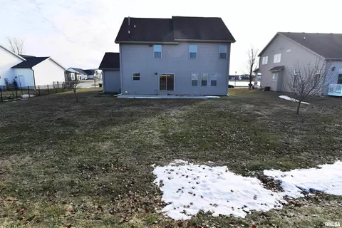 Exterior - 1260 Silver Oak Cir, Normal, IL 61761 photo 3 of 6