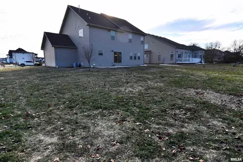 Exterior - 1260 Silver Oak Cir, Normal, IL 61761 photo 4 of 6