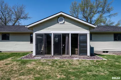 Exterior - 2944 Delora Ln, Herrin, IL 62948 photo 6 of 7