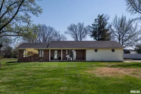 Exterior - 2944 Delora Ln, Herrin, IL 62948 photo 2 of 7