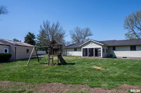 Exterior - 2944 Delora Ln, Herrin, IL 62948 photo 5 of 7