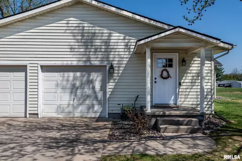 Exterior - 2944 Delora Ln, Herrin, IL 62948 photo 4 of 7