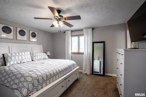 Bedroom - 2944 Delora Ln, Herrin, IL 62948 photo 1 of 3