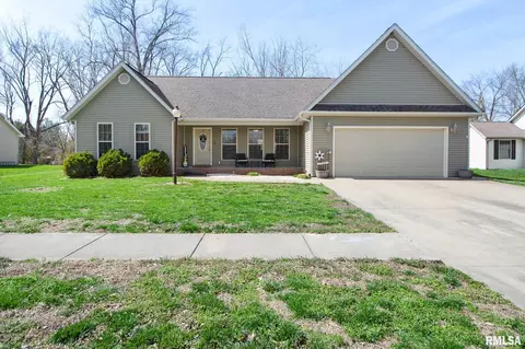 605 Legacy Dr, Herrin, IL 62948