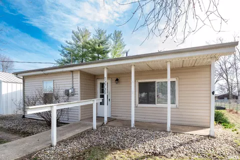 12730 Carter Rd, Pekin, IL 61554