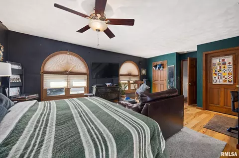 Bedroom - 4304 S Arn Ct, Mapleton, IL 61547 photo 3 of 6