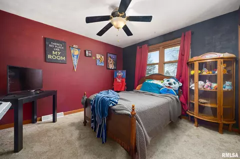 Bedroom - 4304 S Arn Ct, Mapleton, IL 61547 photo 5 of 6