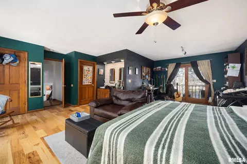 Bedroom - 4304 S Arn Ct, Mapleton, IL 61547 photo 2 of 6