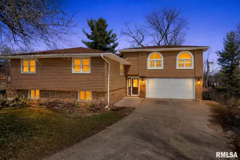 4304 S Arn Ct, Mapleton, IL 61547