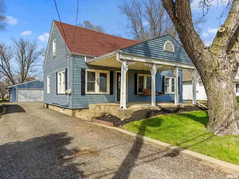 209 N Thorncrest Ave, Creve Coeur, IL 61610