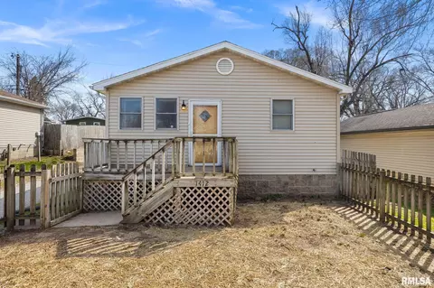 1412 S 13th St, Pekin, IL 61554
