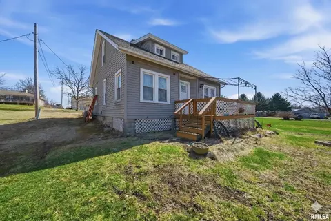 206 N Washington St, Washburn, IL 61570