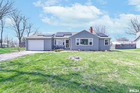 105 Loren St, Washington, IL 61571