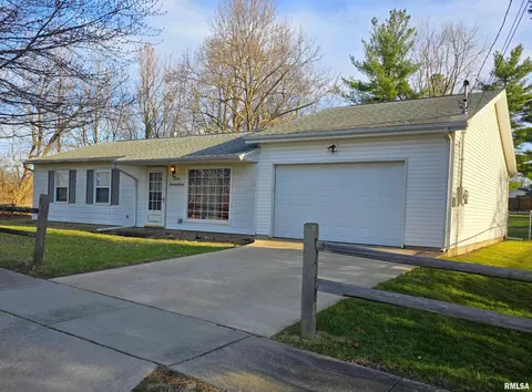 917 E Baker St, Bloomington, IL 61701