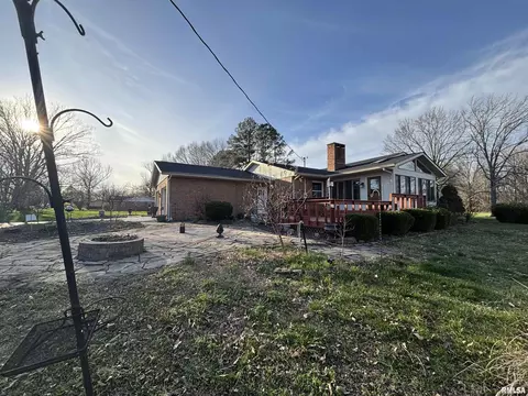 Exterior - 3 Brock Ln, Murphysboro, IL 62966 photo 4 of 8