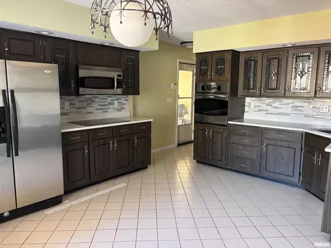 Kitchen - 3 Brock Ln, Murphysboro, IL 62966 photo 1 of 2