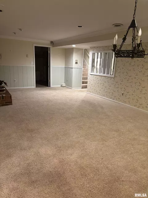 Living - 3 Brock Ln, Murphysboro, IL 62966 photo 5 of 5