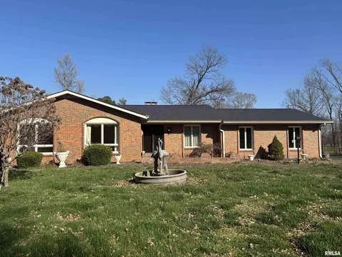 Exterior - 3 Brock Ln, Murphysboro, IL 62966 photo 2 of 8