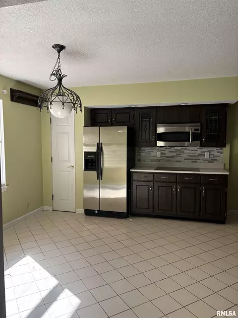 Kitchen - 3 Brock Ln, Murphysboro, IL 62966 photo 2 of 2