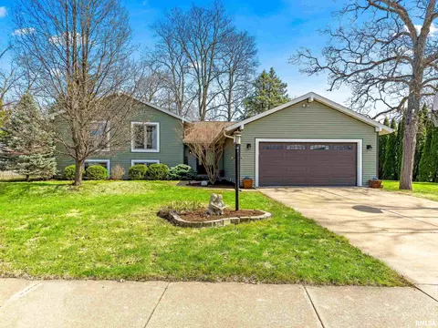 6602 N Chateau Pl, Peoria, IL 61615