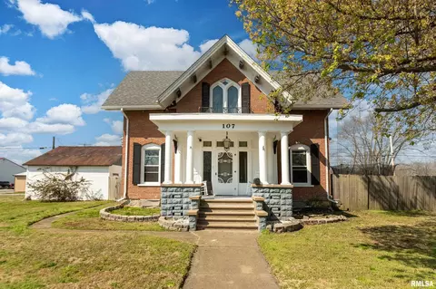 107 N Division St, Du Quoin, IL 62832