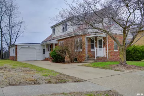 724 N Charles St, Macomb, IL 61455